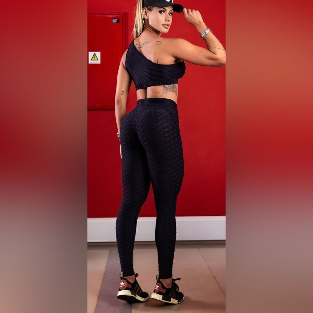 Anti Cellulite Scrunch Black Booty Legging (S) - Picture 4 of 13